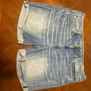 American eagle slouchy Bermuda 16